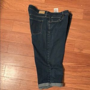 Size 16 Levi’s capris